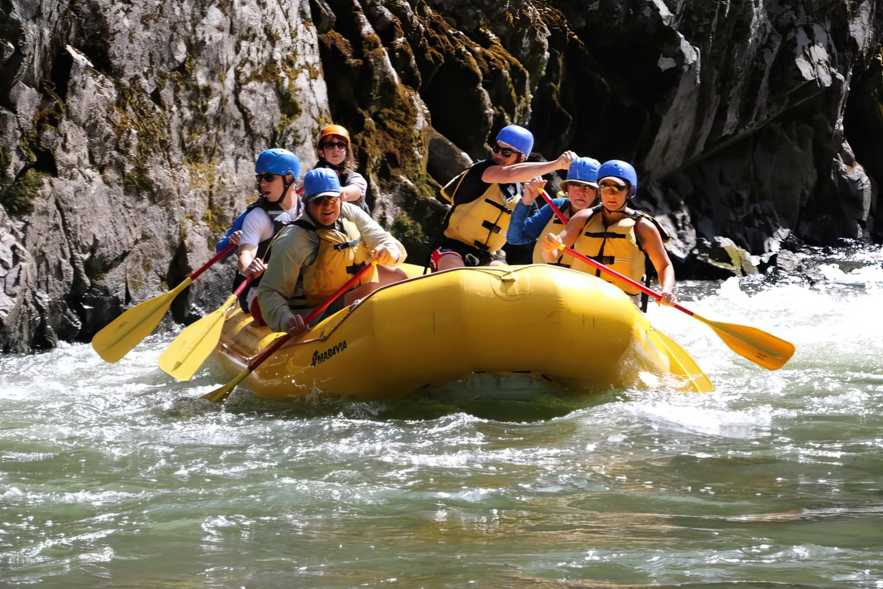 salmon-river-rafting-idaho-wilderness-company-rafting-discover-lost-river-valley